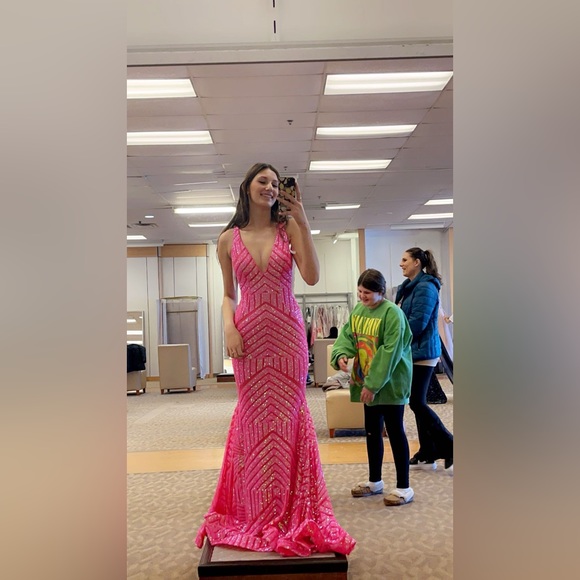 Jovani Dresses & Skirts - Jovani Pink Open Back Embellished prom Dress. Size 2